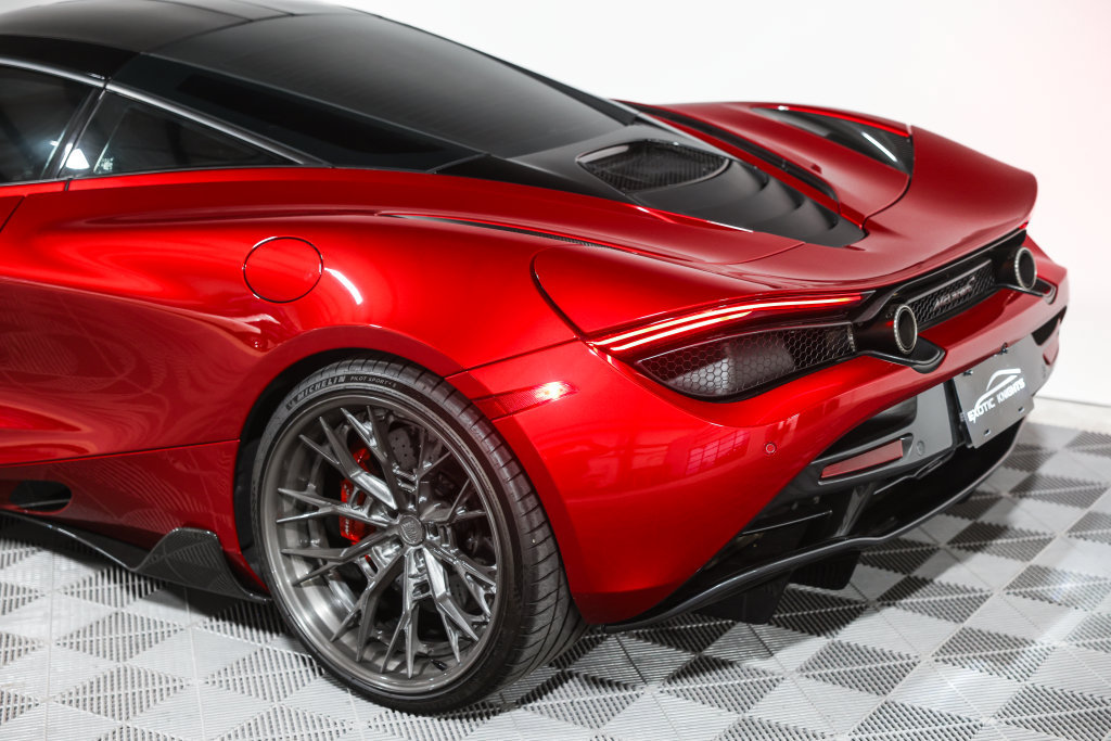 Used 2019 McLaren 720S Performance RWD image 18