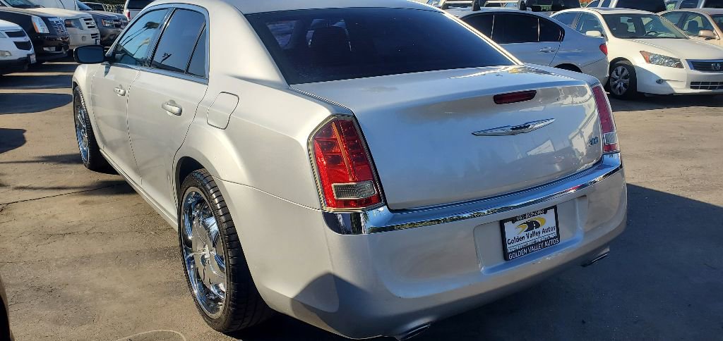 Used 2012 Chrysler 300 image 5
