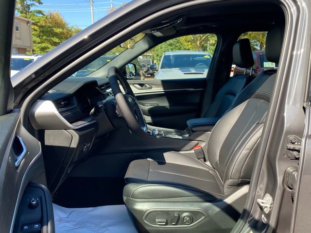 New 2025 Jeep Grand Cherokee L Limited w/ Black Appearance Package image 22