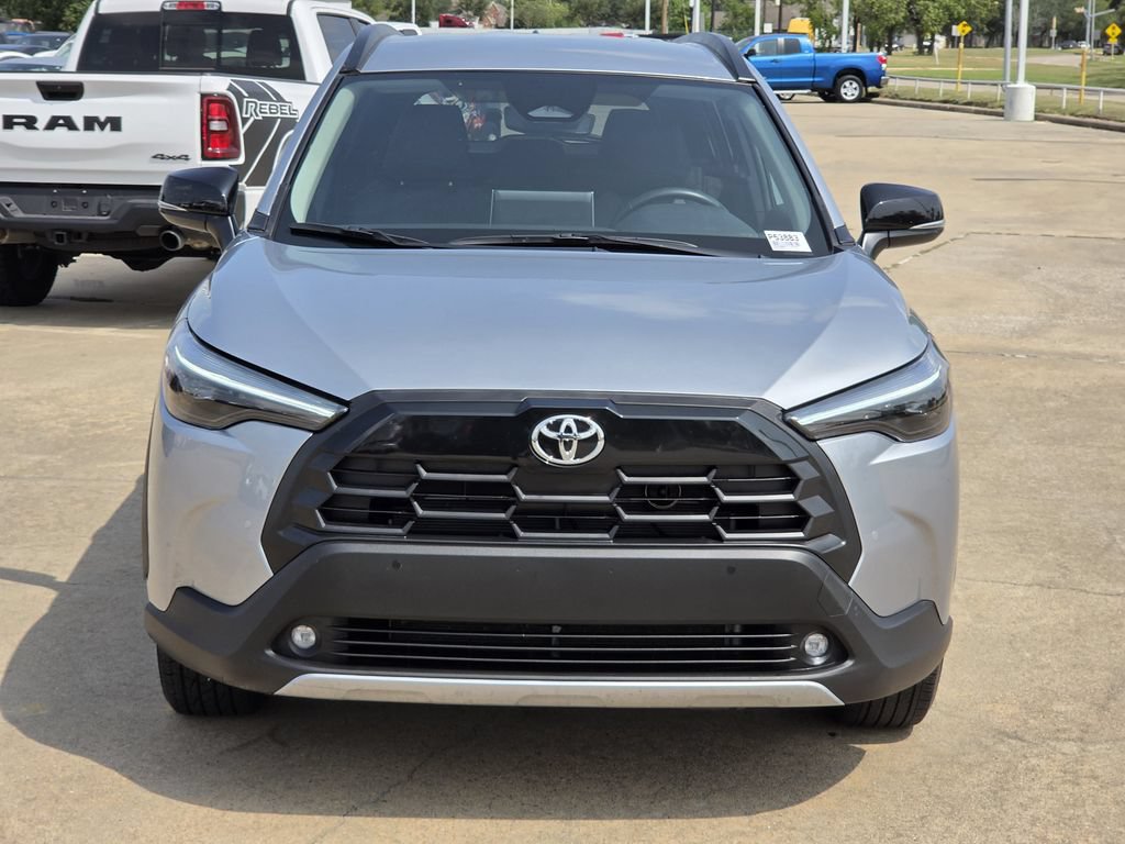 Used 2026 Toyota Corolla Cross XLE FWD image 3