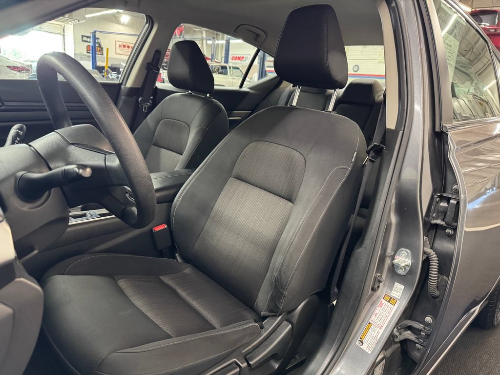 Used 2024 Nissan Altima 2.5 S FWD image 17