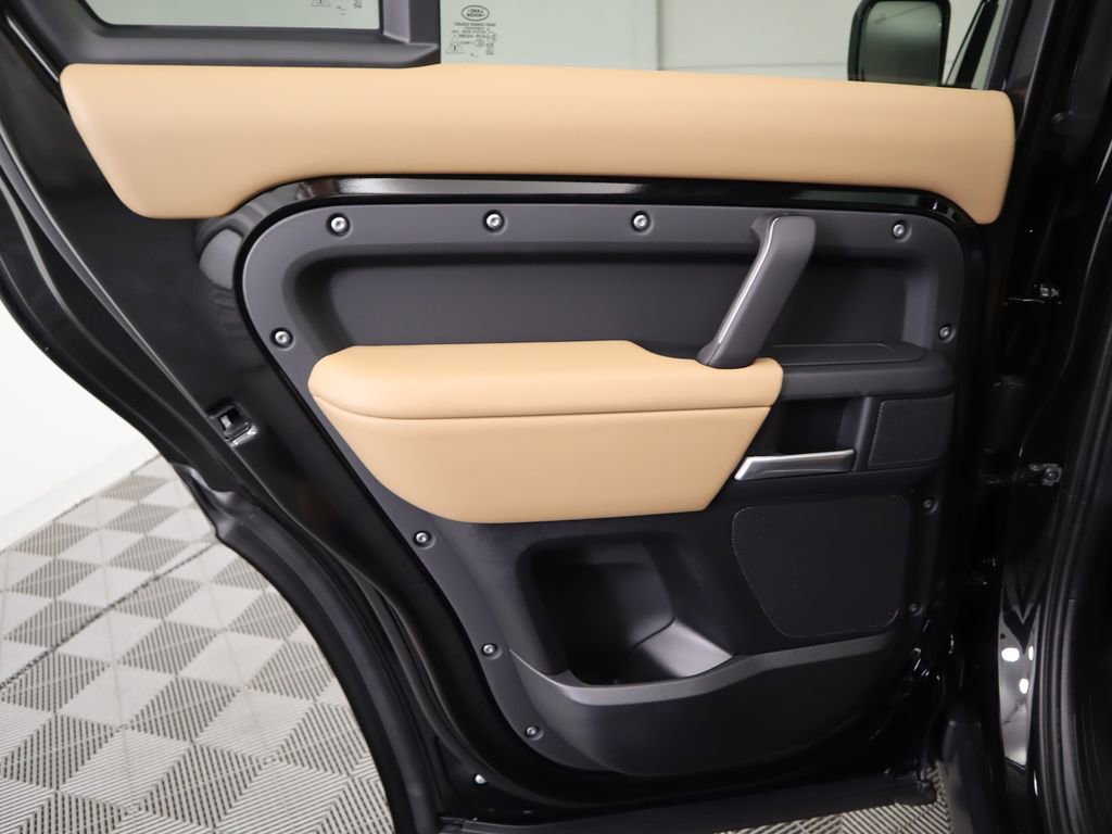 Used 2025 Land Rover Defender 110 S AWD/4WD image 27