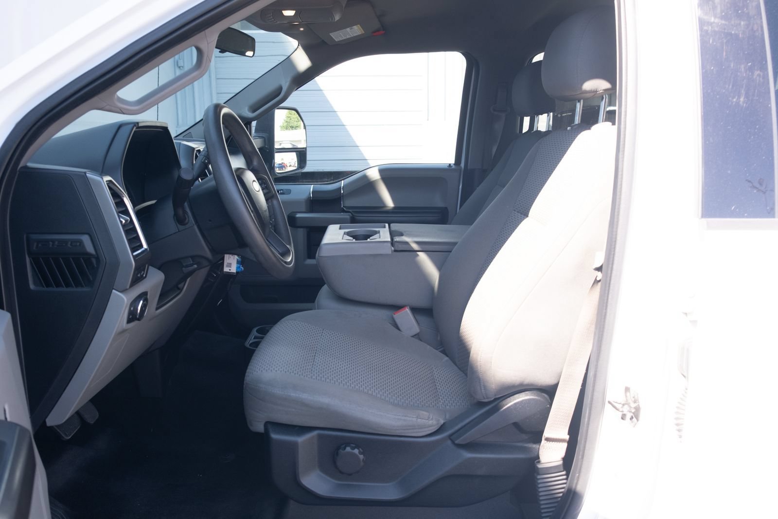 Used 2016 Ford F150 XLT AWD/4WD image 11