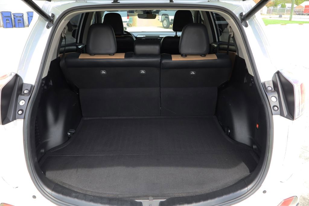 Used 2018 Toyota RAV4 Limited w/ Advanced Technology Package image 24