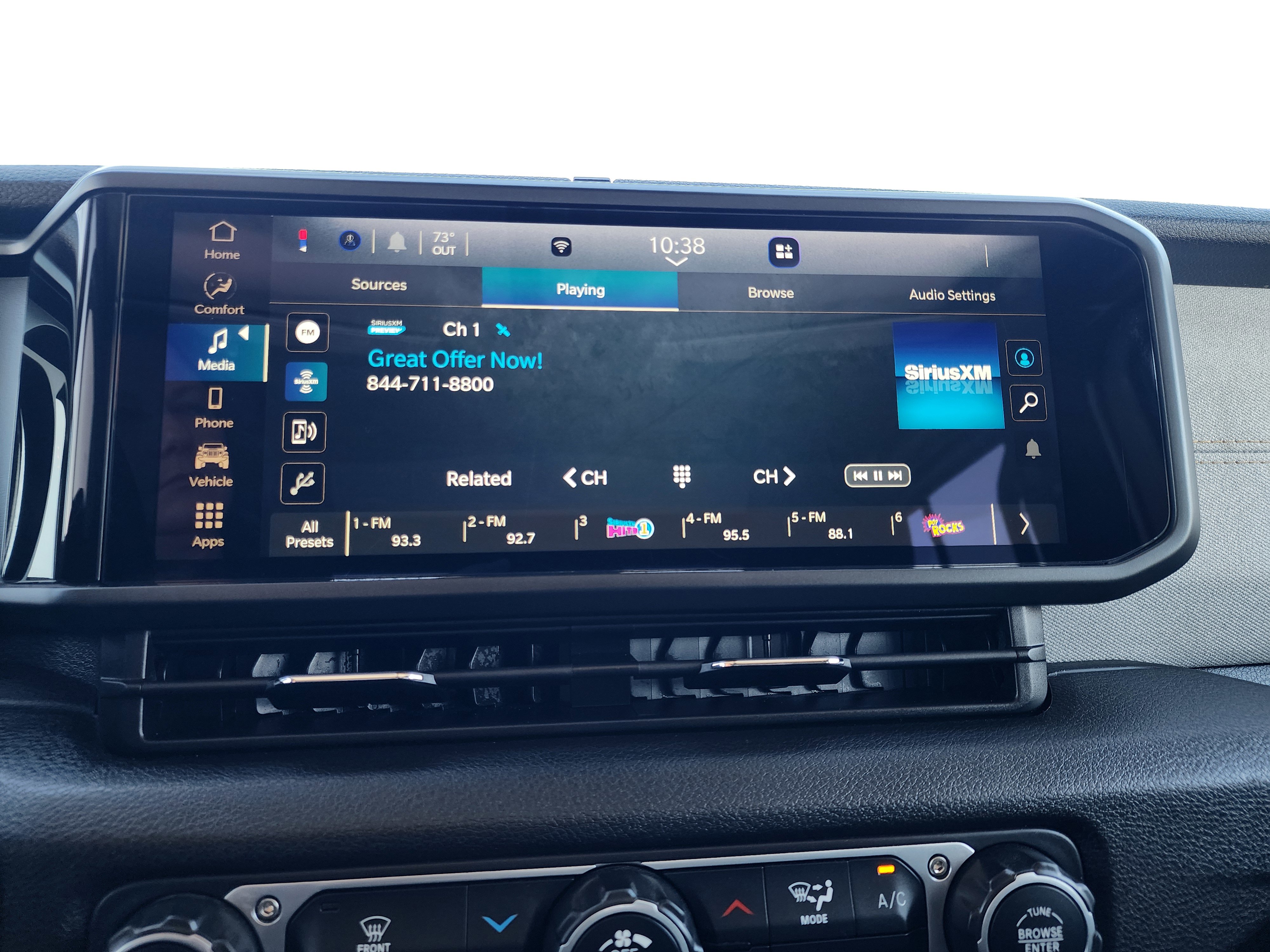 Used 2025 Jeep Gladiator Sport AWD/4WD image 22
