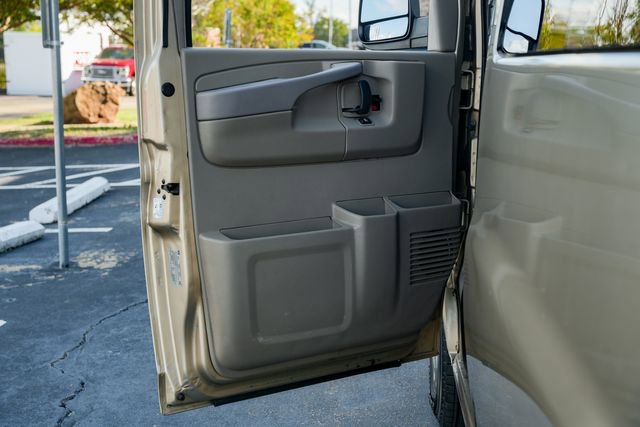 Used 2013 Chevrolet Express 3500 LS RWD image 16