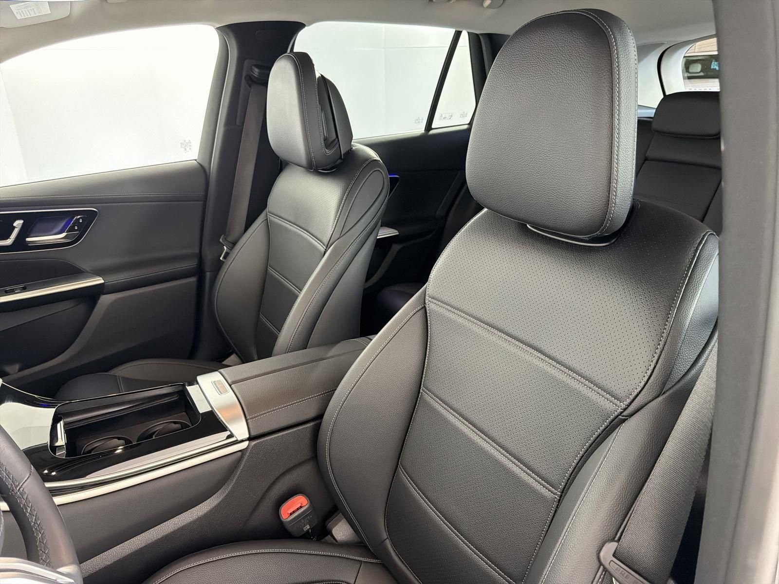 Used 2024 Mercedes-Benz GLC 300 image 24