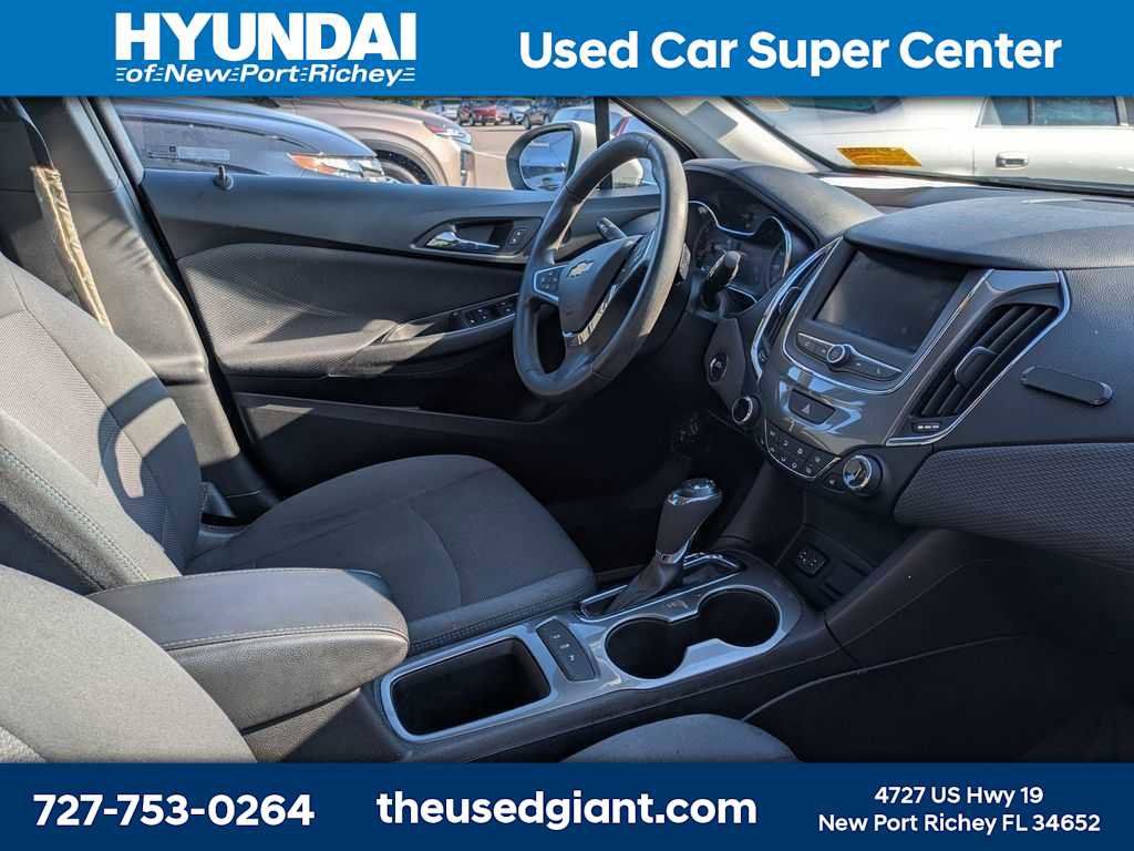 Used 2019 Chevrolet Cruze LT w/ Convenience Package image 7