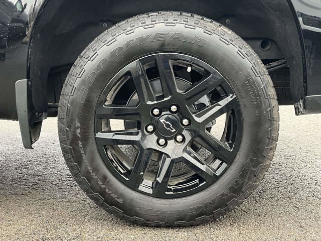 Used 2025 Chevrolet Silverado 1500 Custom w/ Turbomax Blackout Package image 11