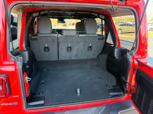 Used 2024 Jeep Wrangler Unlimited Sahara image 11