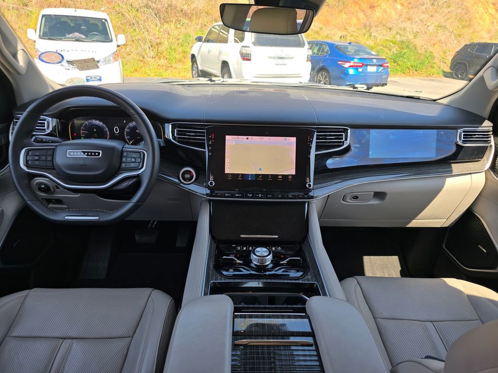 Used 2022 Jeep Wagoneer Series III w/ Flexible Seating Group image 5