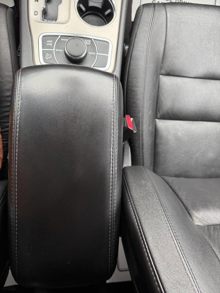 Used 2012 Jeep Grand Cherokee Limited image 35