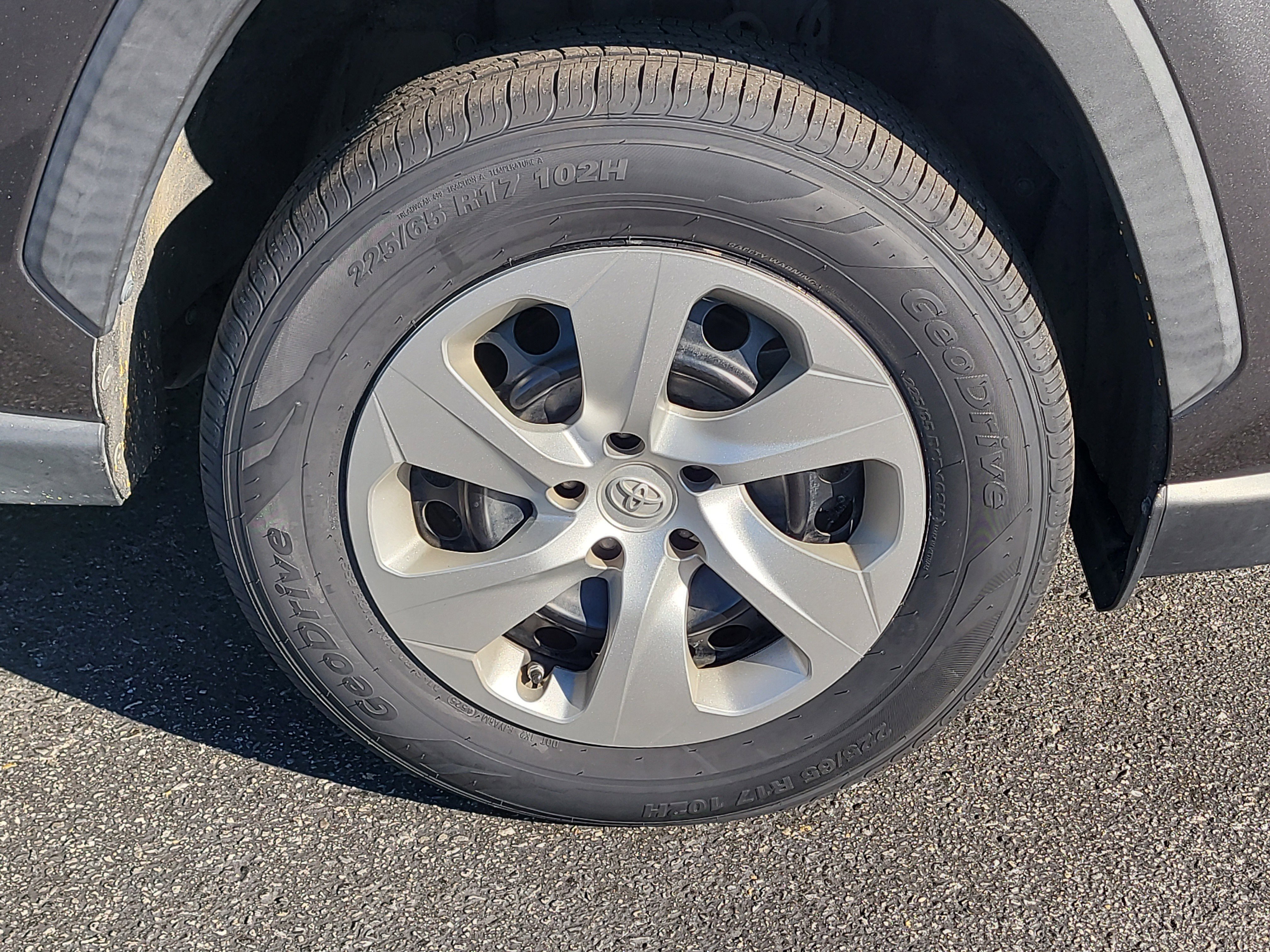 Certified 2021 Toyota RAV4 LE image 10