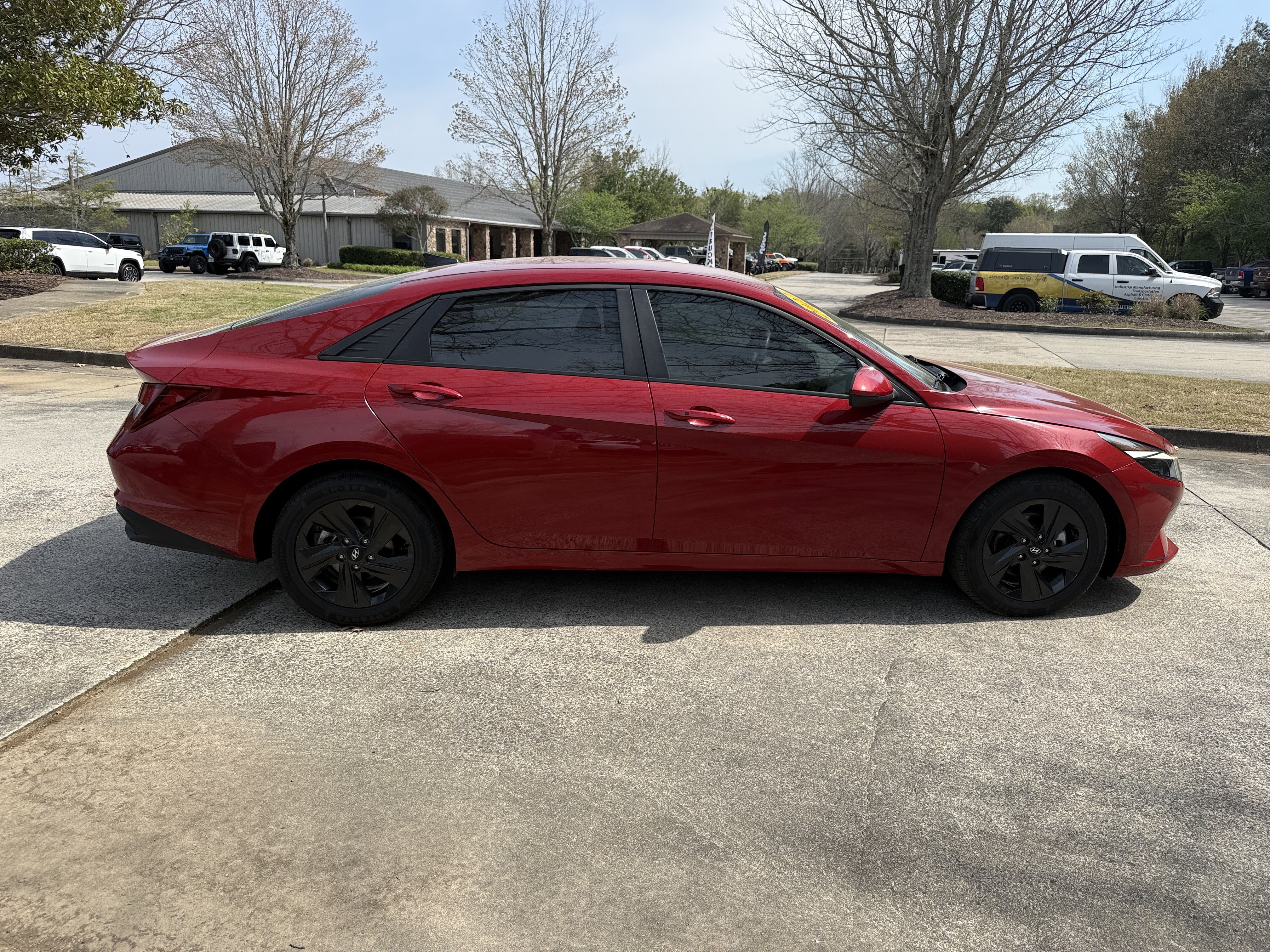 Used 2022 Hyundai Elantra SEL w/ Convenience Package FWD image 8