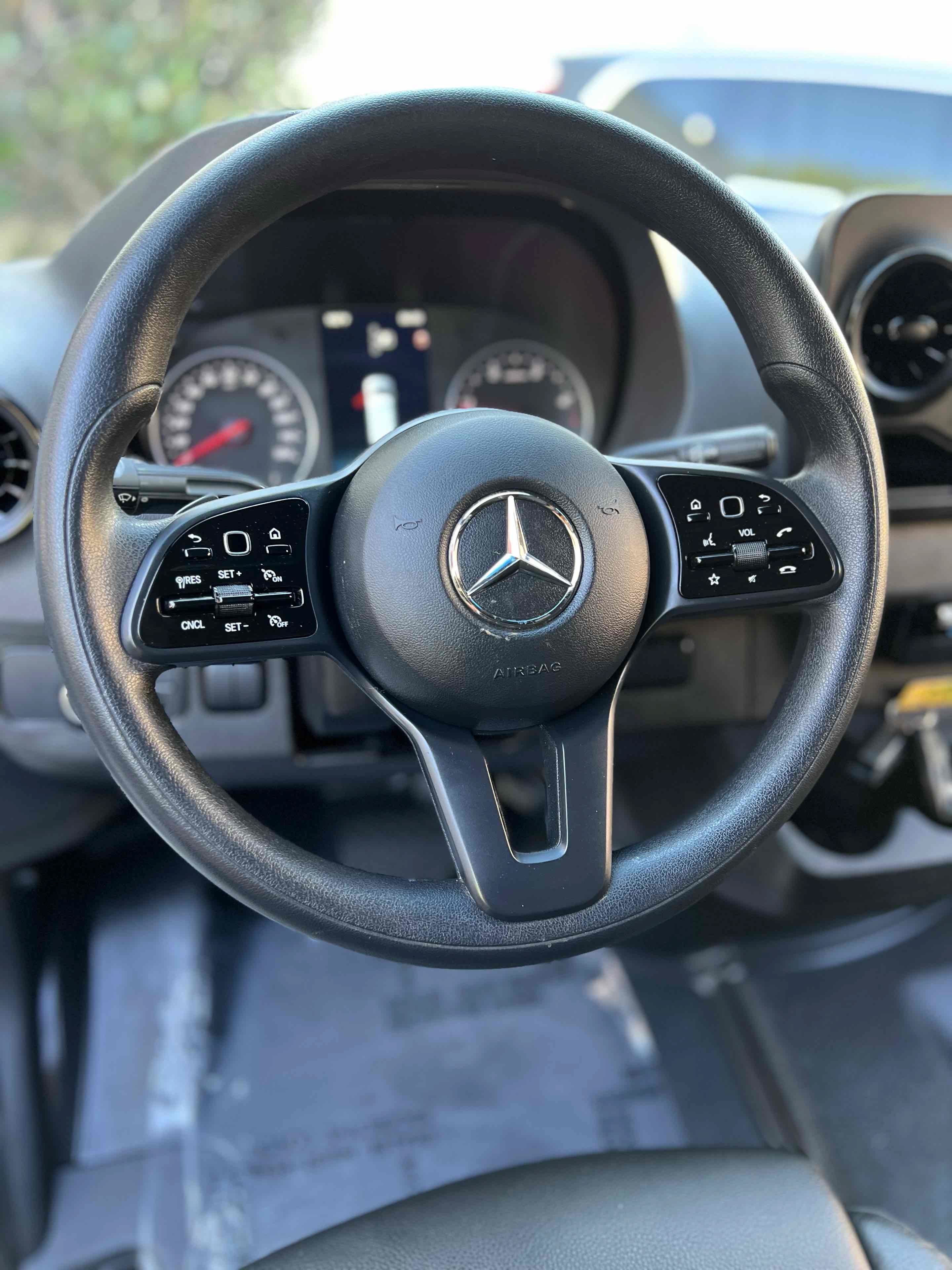 Used 2022 Mercedes-Benz Sprinter 2500 image 29