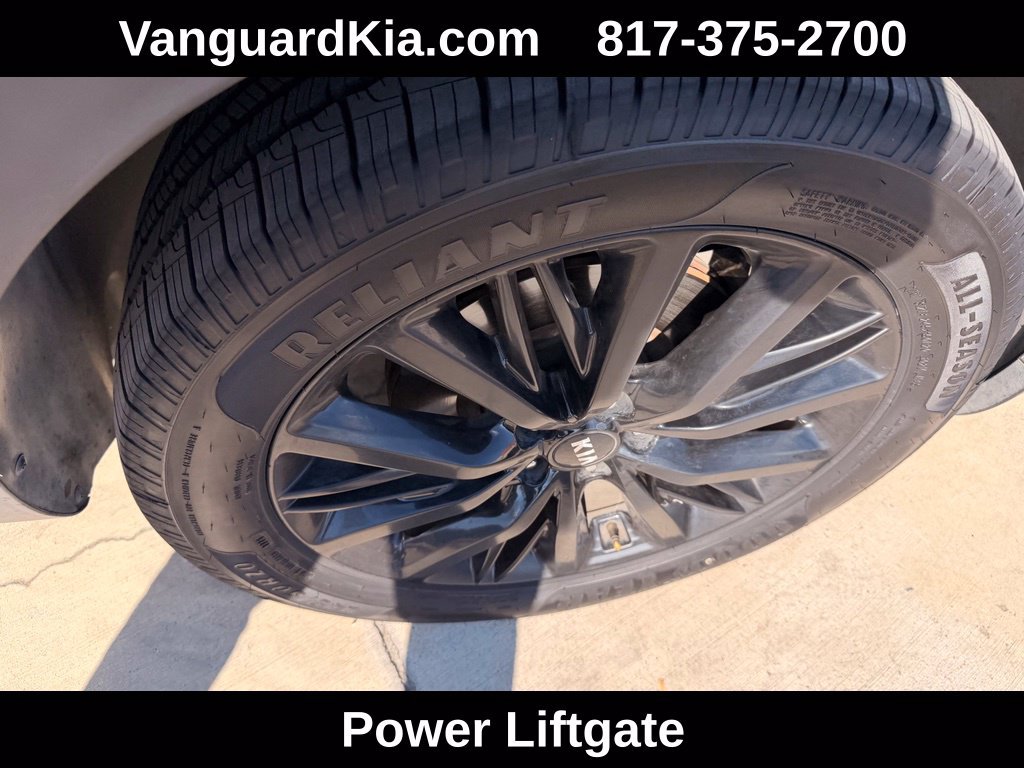 Used 2020 Kia Telluride SX w/ Towing Package FWD image 11