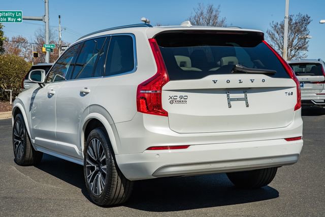 Certified 2022 Volvo XC90 T6 Momentum w/ Climate Package image 5