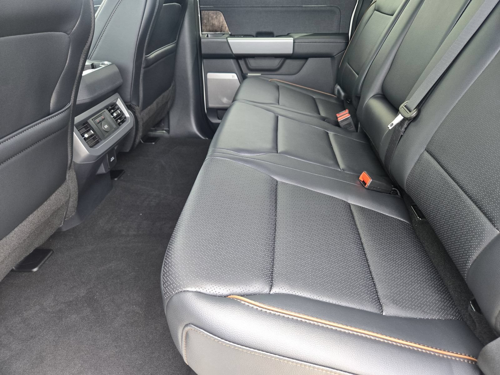 New 2026 Ford F250 Lariat w/ Black Appearance Package AWD/4WD image 25