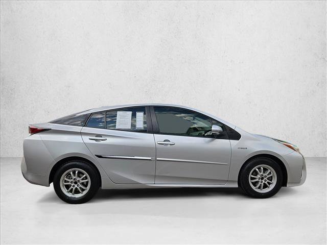 Used 2017 Toyota Prius Three FWD image 4
