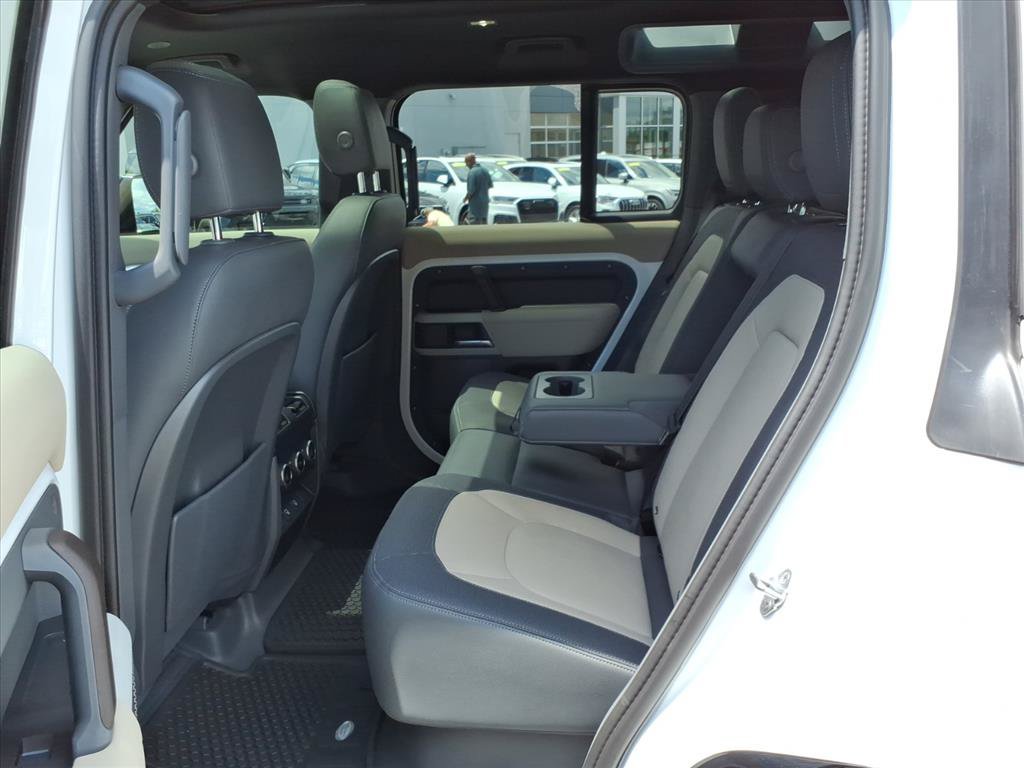 Used 2023 Land Rover Defender 110 X-Dynamic SE AWD/4WD image 12