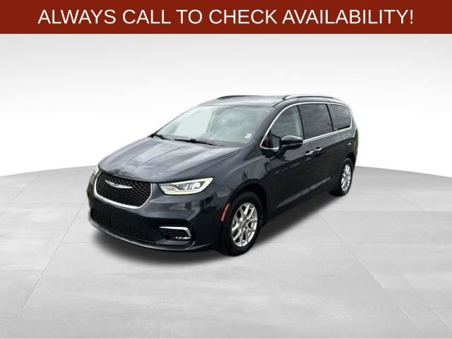 Used 2021 Chrysler Pacifica Touring-L FWD image 3