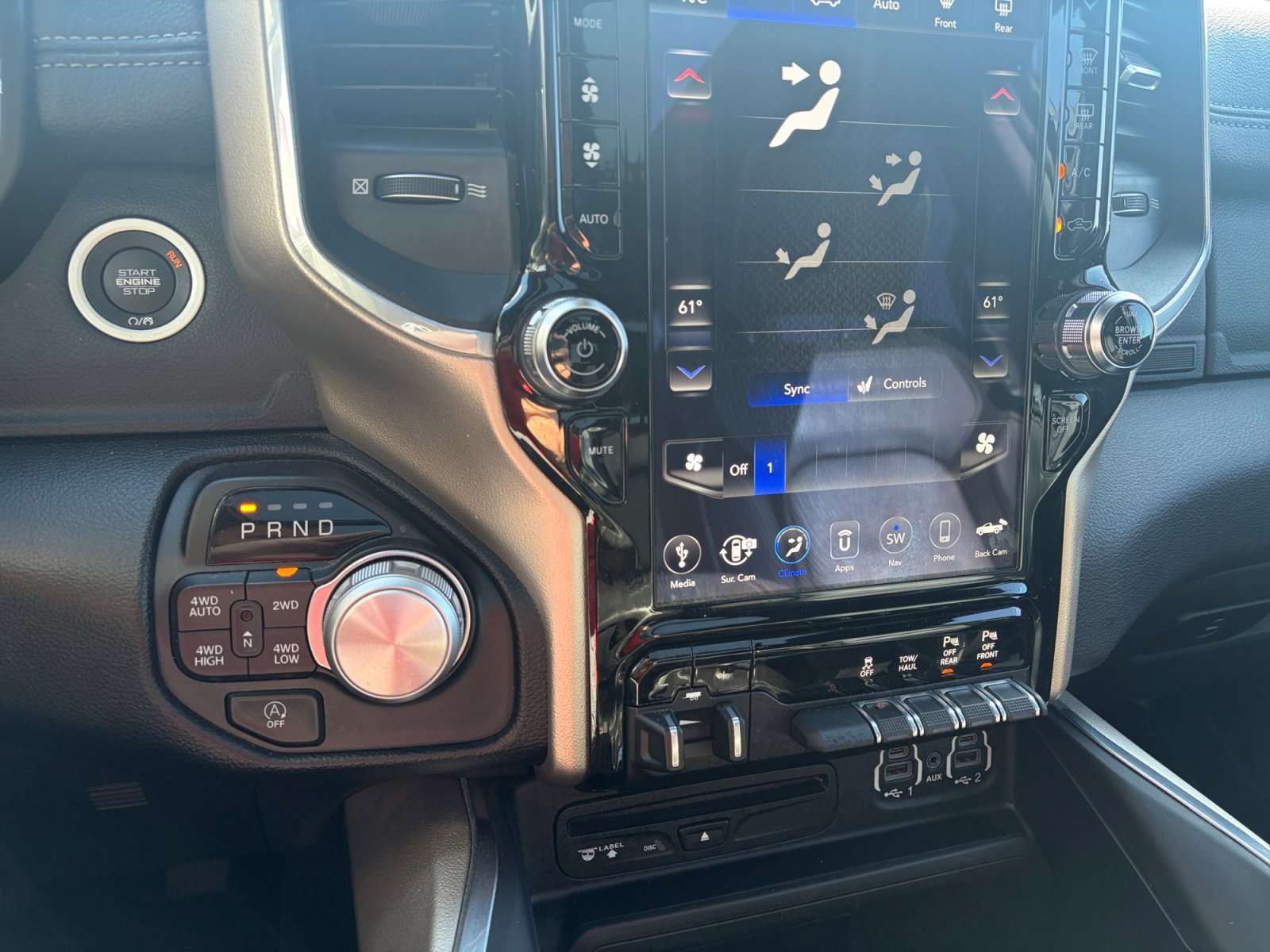 Used 2019 RAM 1500 Laramie AWD/4WD image 23