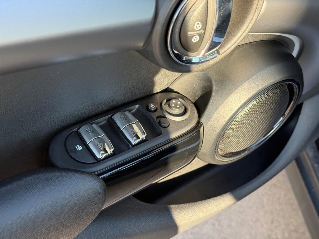 Used 2022 MINI Cooper S w/ Driver Assistance Package image 15