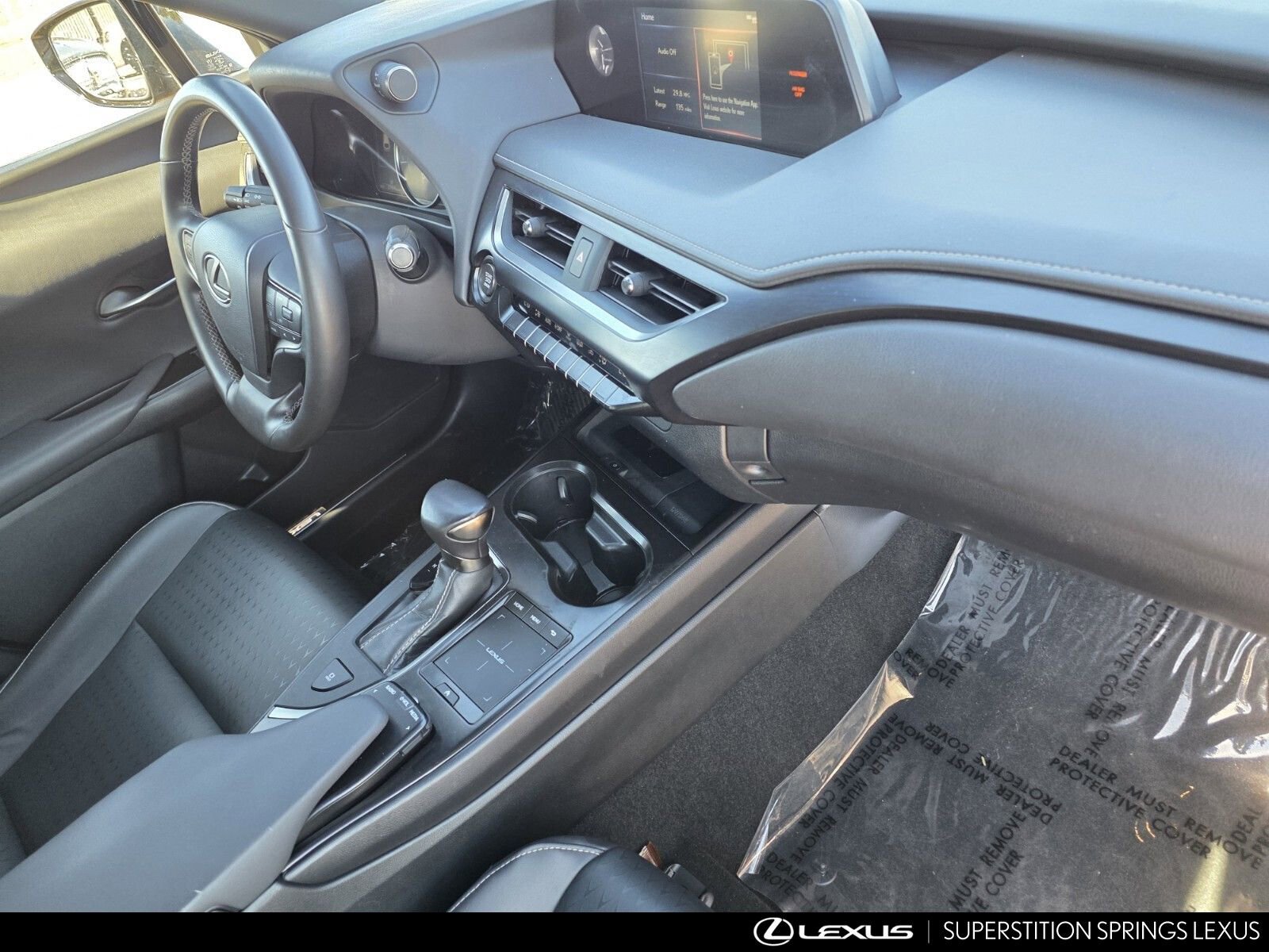 Certified 2022 Lexus UX 200 w/ Accessory Package (Z2) image 31