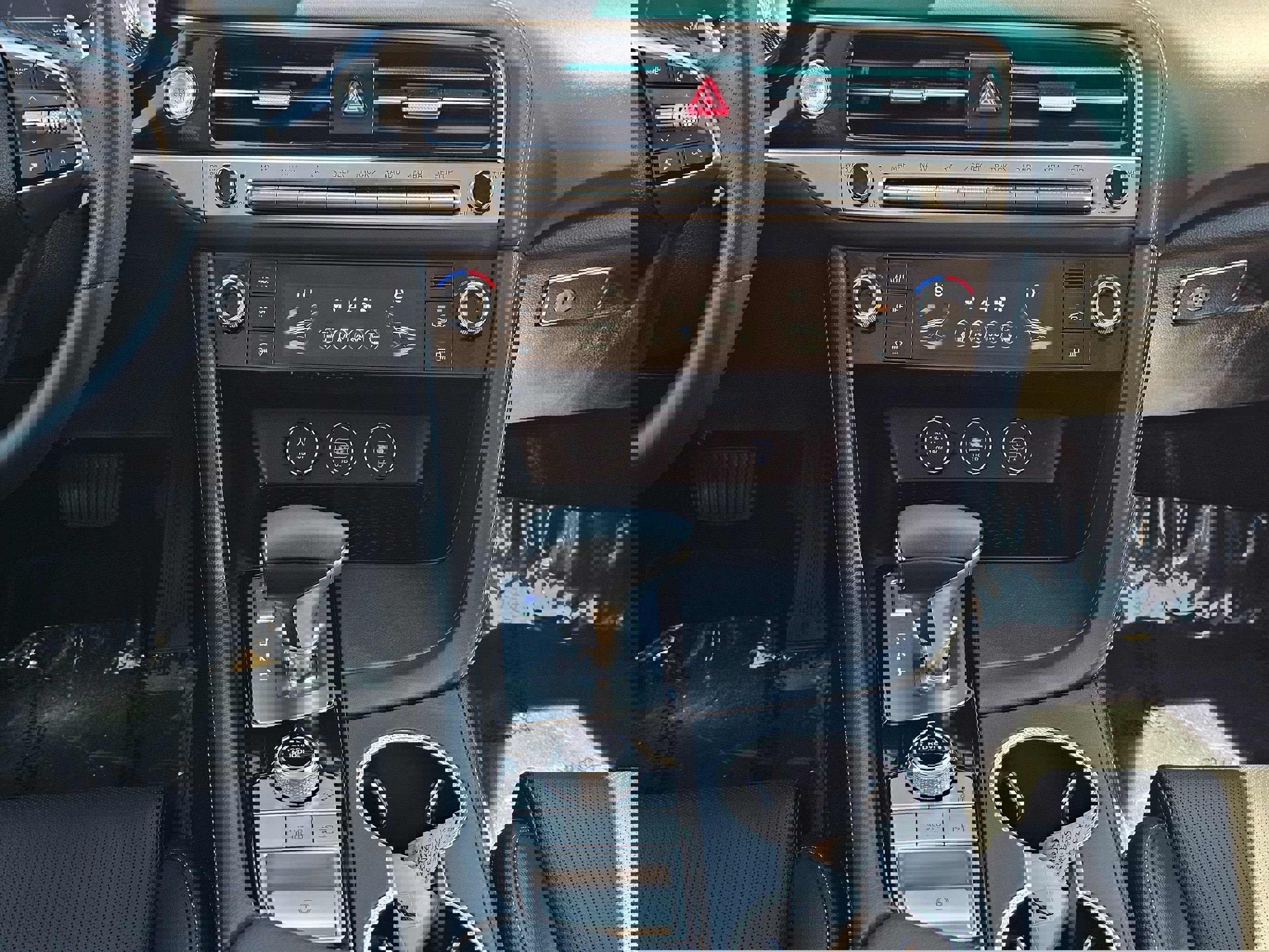 Used 2026 Genesis G70 2.5T image 26