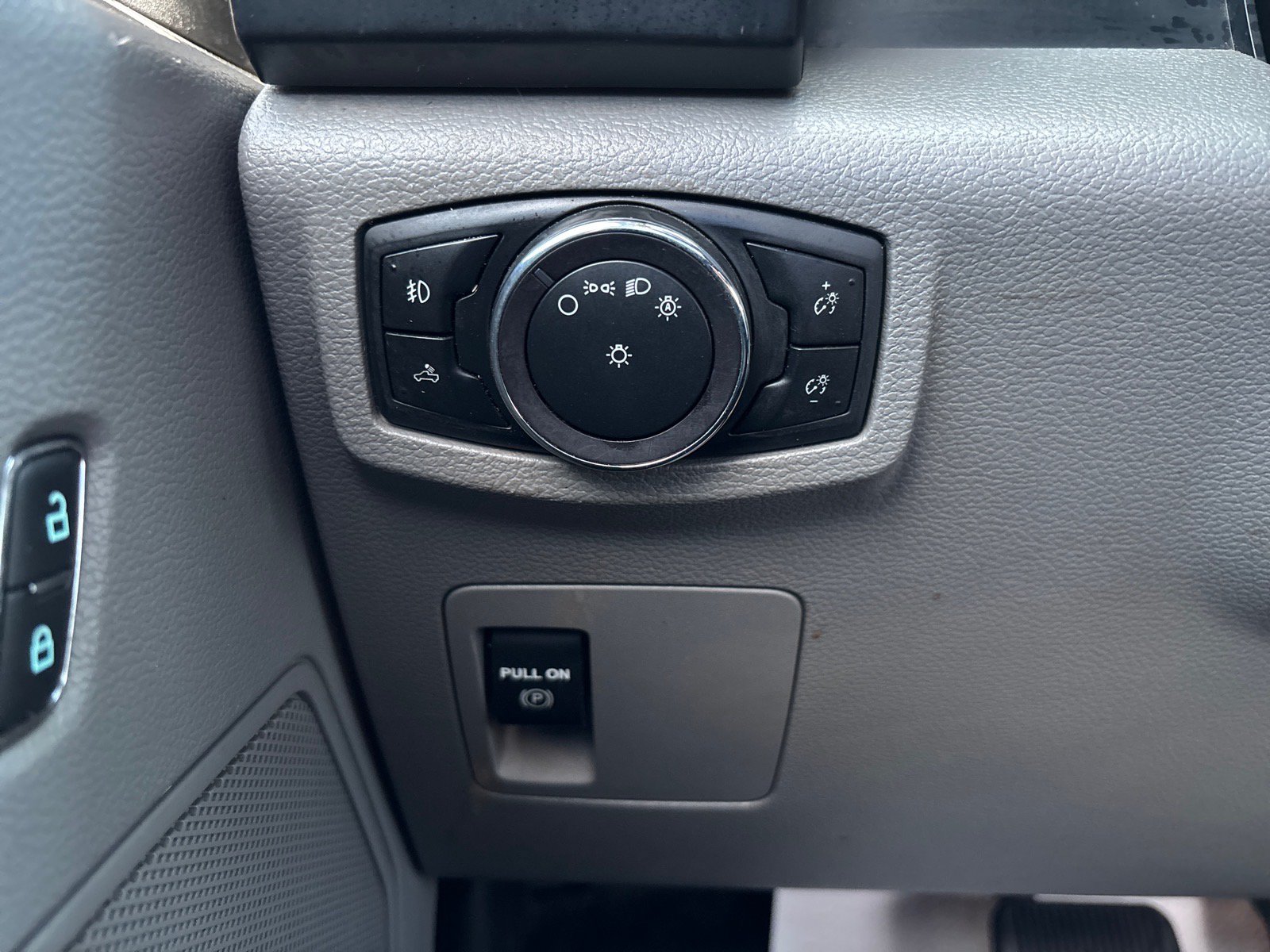 Used 2019 Ford F150 XL w/ Equipment Group 101A Mid AWD/4WD image 13