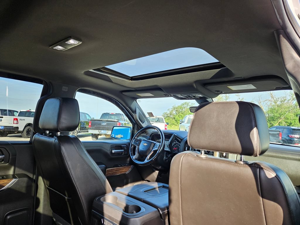 Used 2019 Chevrolet Silverado 1500 High Country w/ Technology Package AWD/4WD image 37
