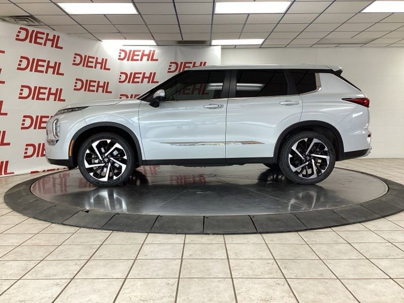 Used 2022 Mitsubishi Outlander SE AWD/4WD image 4