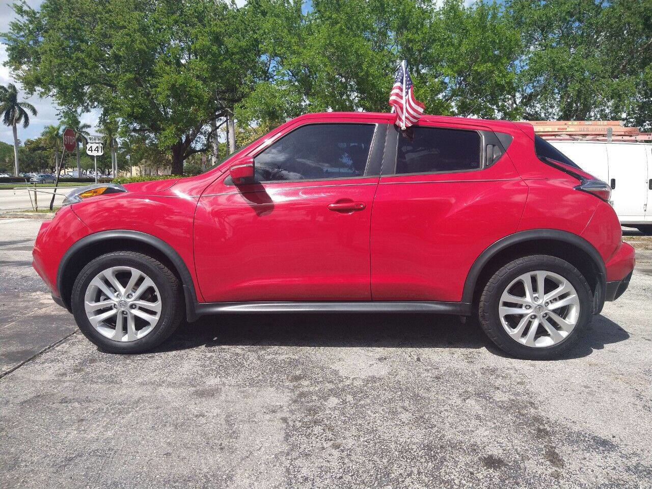 Used 2015 Nissan Juke SV w/ Technology Package image 9