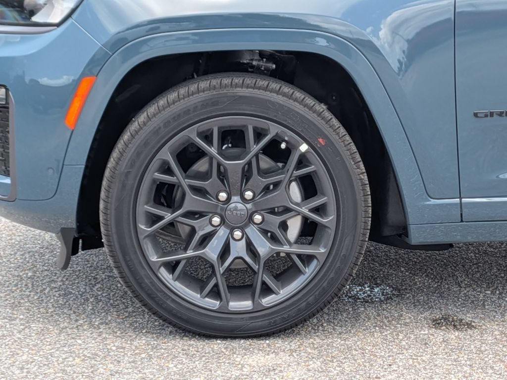 New 2026 Jeep Grand Cherokee L Summit w/ Obsidian Package AWD/4WD image 12
