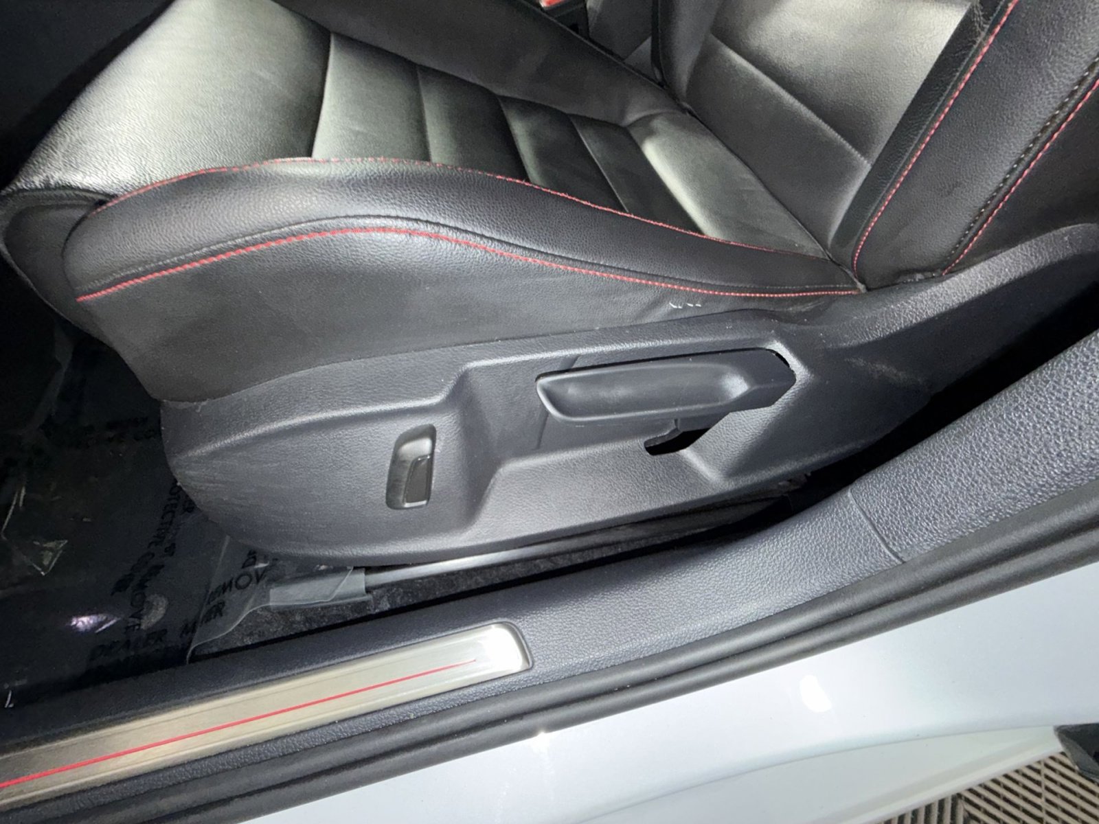 Used 2019 Volkswagen GTI SE image 14