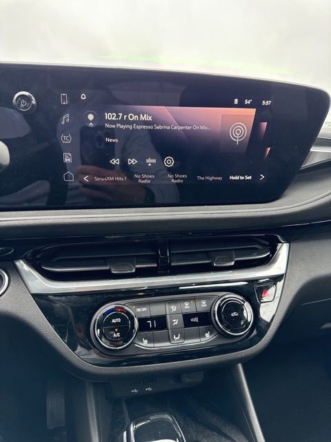 Certified 2024 Buick Envista Sport Touring w/ Convenience I Package FWD image 23