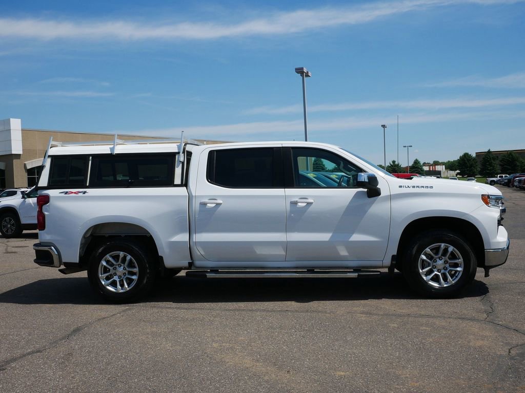 Used 2024 Chevrolet Silverado 1500 LT AWD/4WD image 11