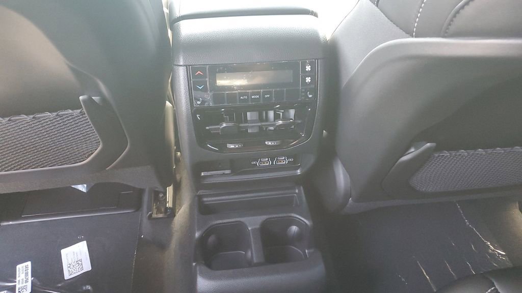 New 2025 Jeep Grand Cherokee L Limited w/ Black Appearance Package image 14