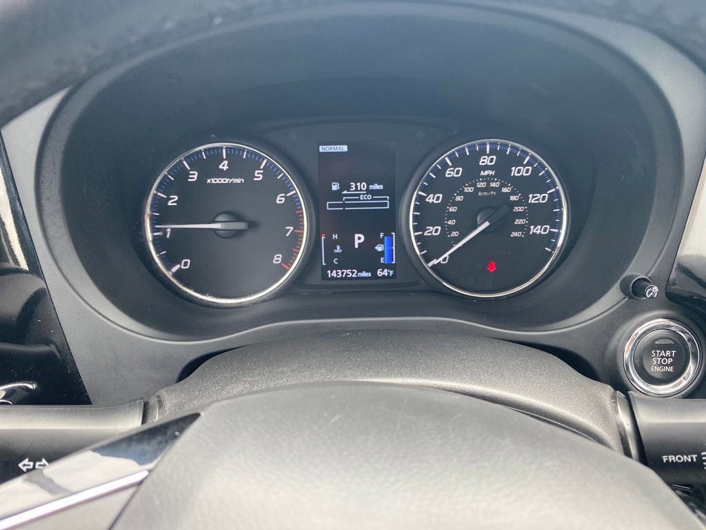 Used 2016 Mitsubishi Outlander SEL AWD/4WD image 6