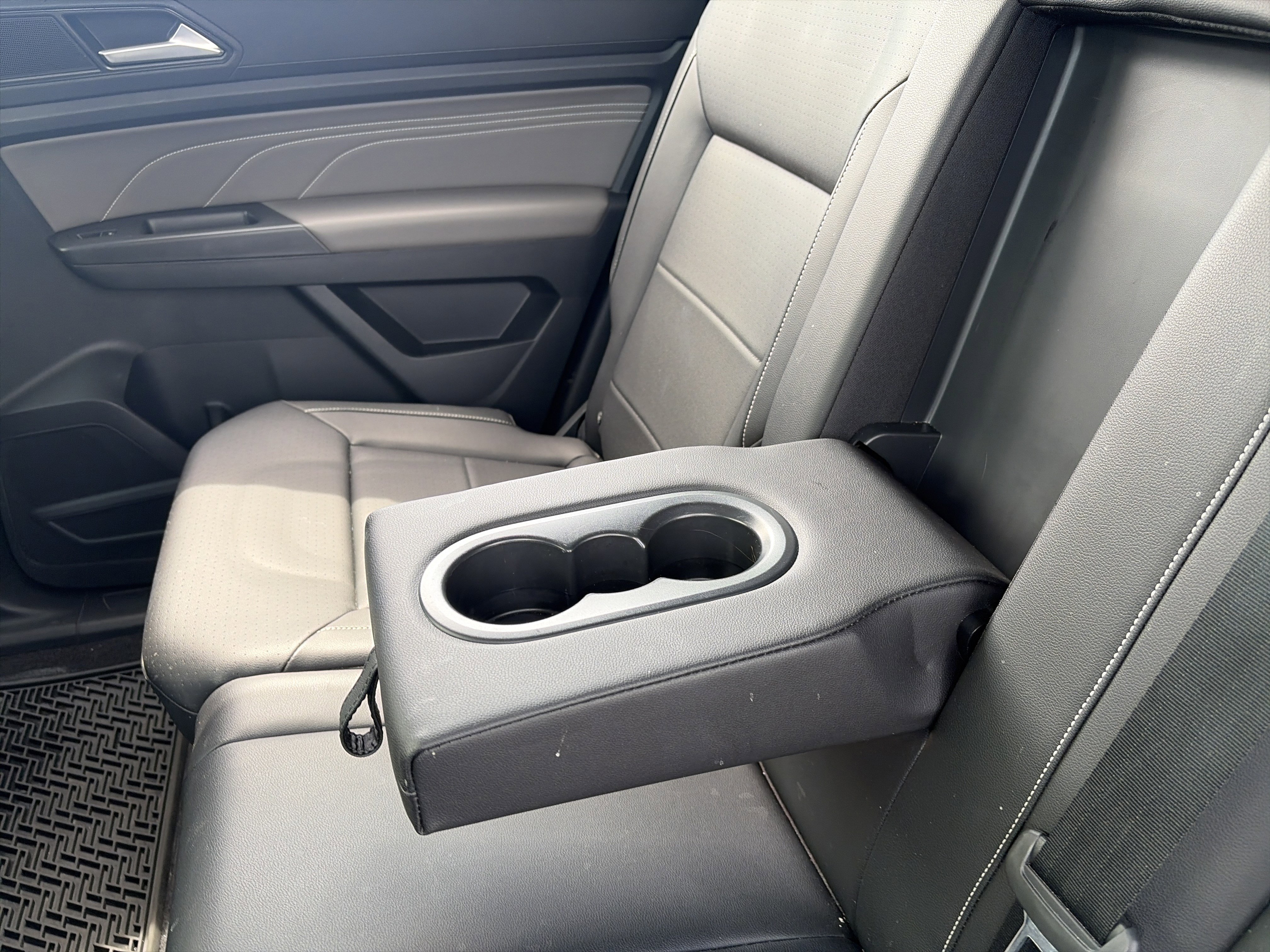 Used 2023 Volkswagen Atlas SE image 33