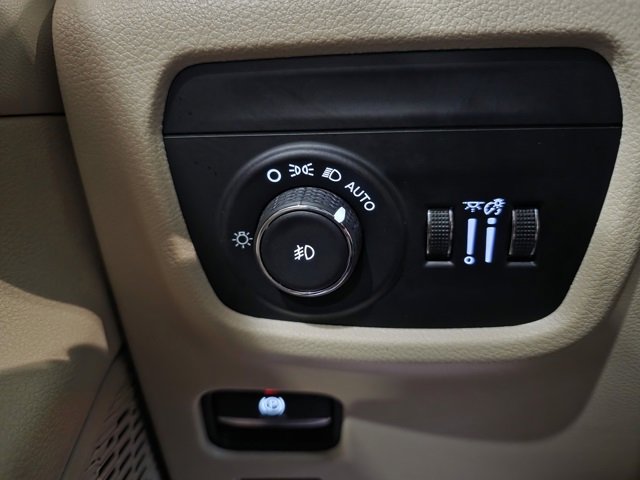 Used 2024 Jeep Grand Cherokee L Limited image 18