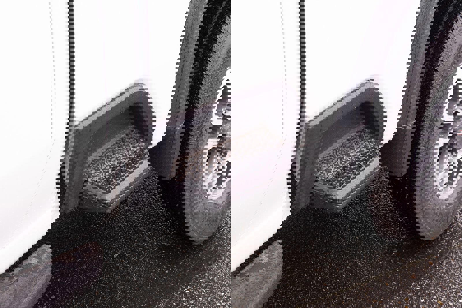 Used 2021 GMC Sierra 3500 AT4 w/ AT4 Preferred Package image 34