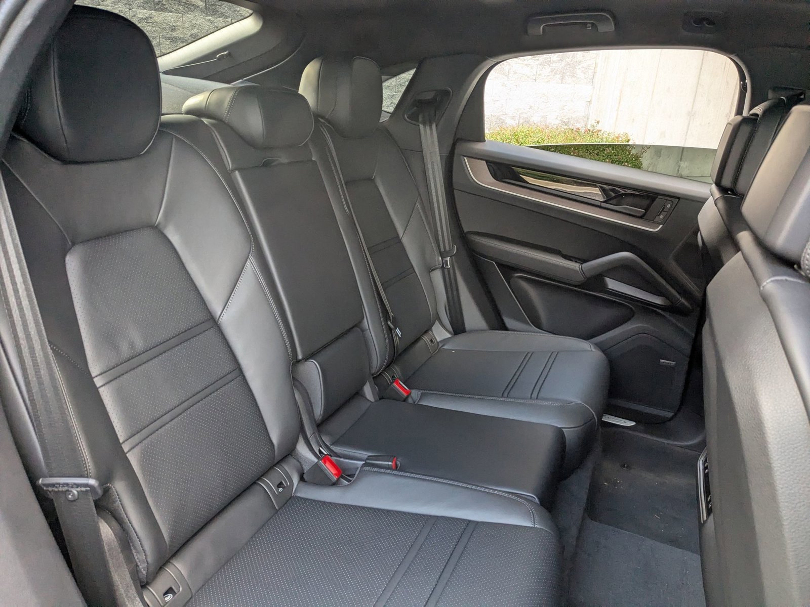 Certified 2026 Porsche Cayenne Coupe AWD/4WD image 25