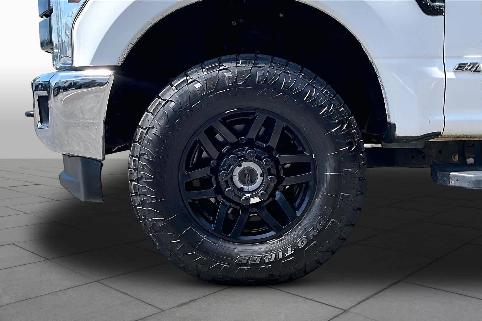 Used 2019 Ford F250 Lariat w/ Lariat Value Package AWD/4WD image 11