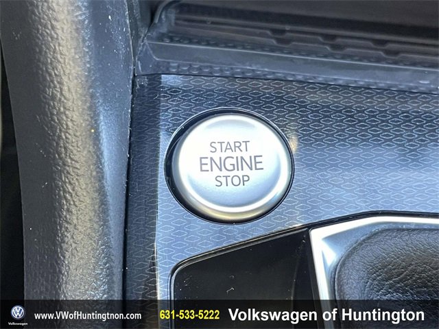 Certified 2025 Volkswagen Taos SE w/ Taos Adventure Package (SXB) image 29