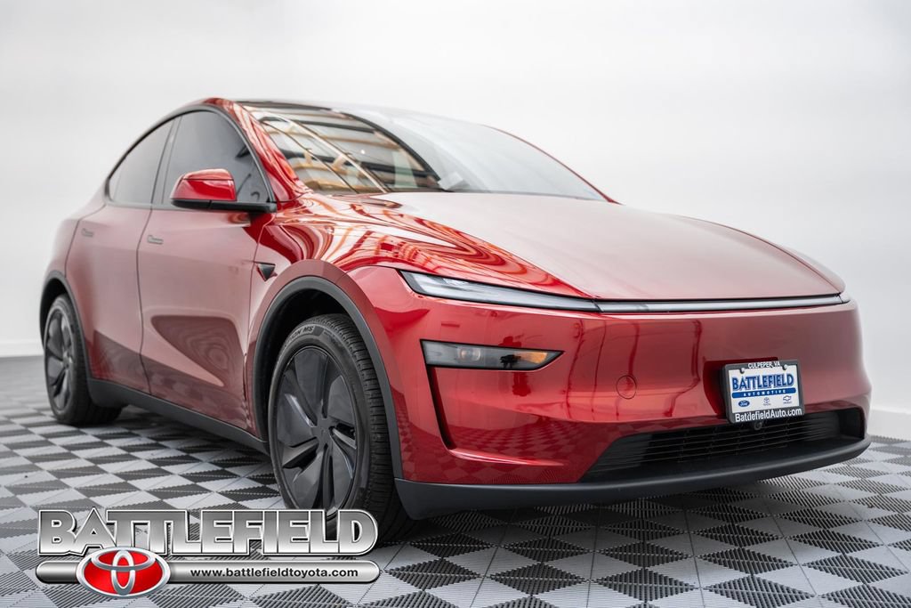 Used 2026 Tesla Model Y 2WD image 1