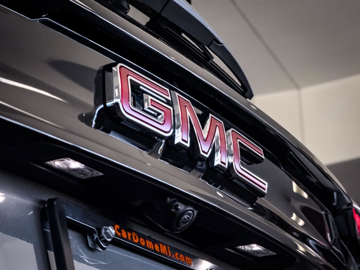 Used 2025 GMC Acadia Elevation w/ Black Edition image 21