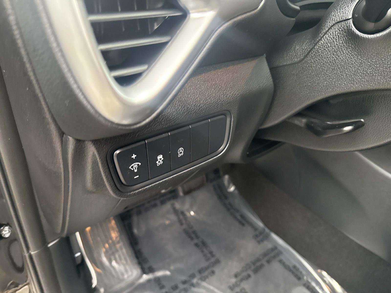 Used 2025 Kia Soul LX image 19