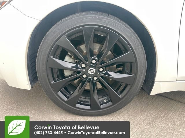 Used 2017 Nissan Maxima SR w/ Midnight Edition image 27