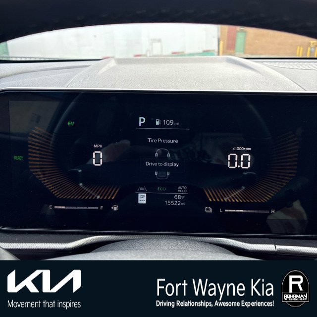 Certified 2026 Kia Sportage LX FWD image 11